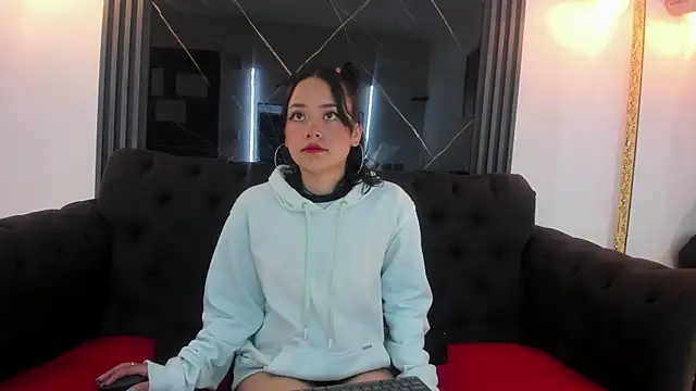 IvyyEmerald online show from 02-11-26, 01:05