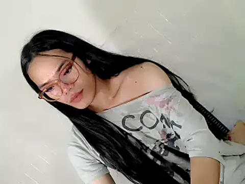 Urhotfucking veronica1 online show from 04-14-26, 08:04