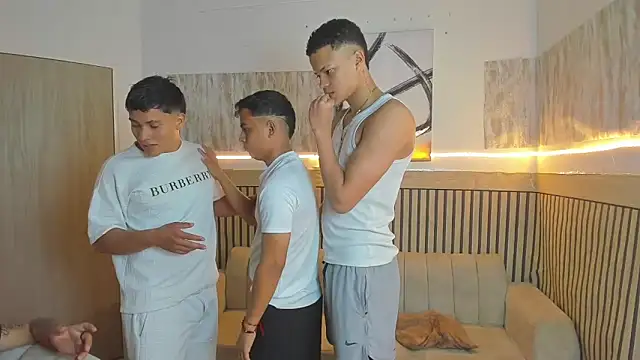 friendslikeplay online show from 03-04-26, 05:46