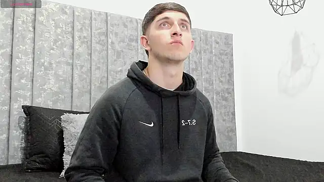 Snapshot of Calvin_Hunter chatting on 03-11-26, 02:50 Calvin Hunter online show from 03-11-26, 02:50