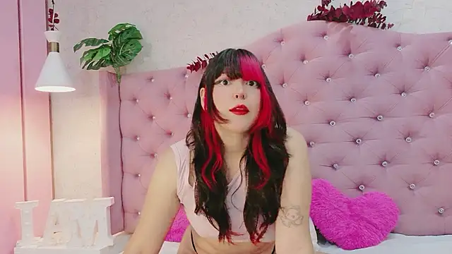 Snapshot of EllieNeptune_ chatting on 02-01-26, 08:07 EllieNeptune online show from 02-01-26, 08:07