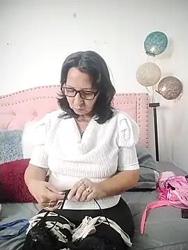 RosseLaure online show from 02-13-26, 02:07