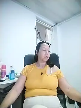 Snapshot of RosseLaure chatting on 06-14-26, 08:11 RosseLaure online show from 06-14-26, 08:11