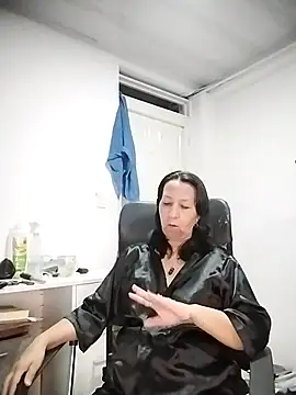 Snapshot of RosseLaure chatting on 07-17-26, 01:45 RosseLaure online show from 07-17-26, 01:45