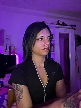 Snapshot of andyy_x chatting on 06-27-26, 03:28 andyy x online show from 06-27-26, 03:28