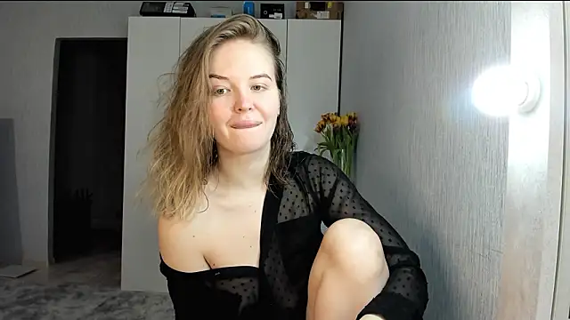 Snapshot of SelenaGenttle chatting on 03-11-26, 04:40 SelenaGenttle online show from 03-11-26, 04:40