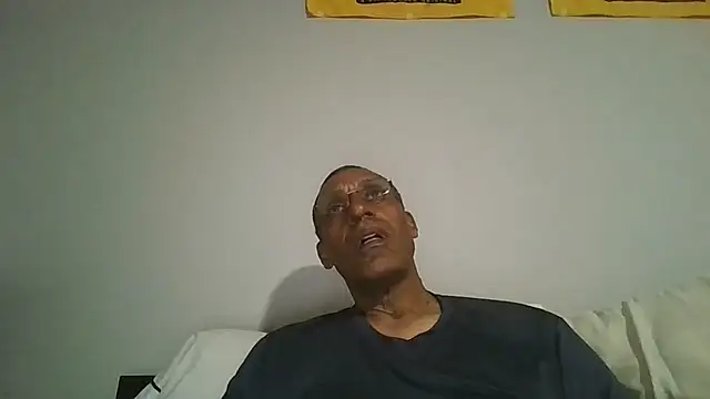 Snapshot of swimmer2496 chatting on 06-12-26, 05:17 swimmer2496 online show from 06-12-26, 05:17