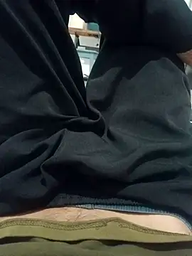 Snapshot of Hotboy395 chatting on 02-28-26, 05:30 Hotboy395 online show from 02-28-26, 05:30