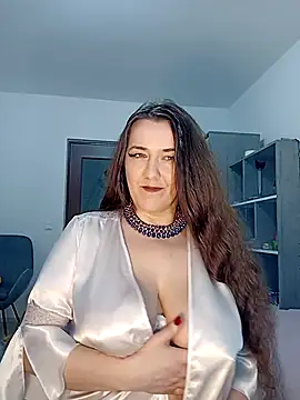 Angela swet online show from 04-25-26, 03:31