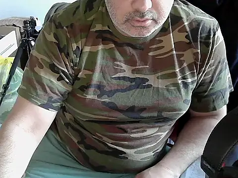 Snapshot of Bear_1985 chatting on 03-03-26, 01:06 Bear 1985 online show from 03-03-26, 01:06