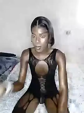 Chocolate Queenxx03 online show from 05-28-26, 12:19