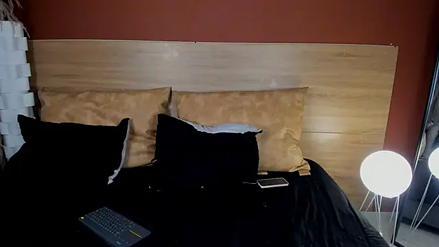 Snapshot of scarlett25__ chatting on 02-16-26, 08:16 scarlett25 online show from 02-16-26, 08:16