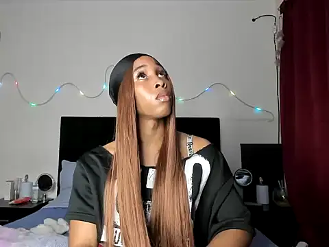 Snapshot of YourDreamReal chatting on 02-11-26, 03:33 YourDreamReal online show from 02-11-26, 03:33