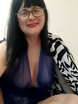 Snapshot of AliceSwan57 chatting on 04-21-26, 06:44 AliceSwan57 online show from 04-21-26, 06:44