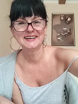 AliceSwan57 online show from 06-15-26, 08:38
