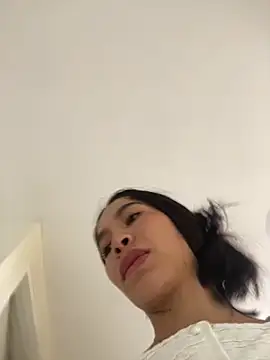 JuliaaVega online show from 03-17-26, 02:20