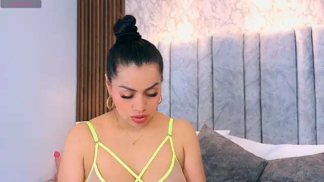 naomy smithxx online show from 04-17-26, 11:35