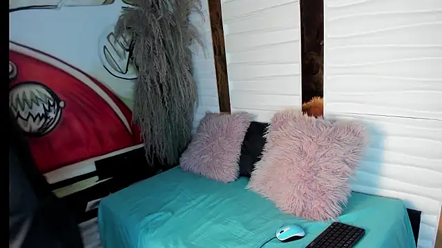 Mila toro online show from 02-02-26, 07:56