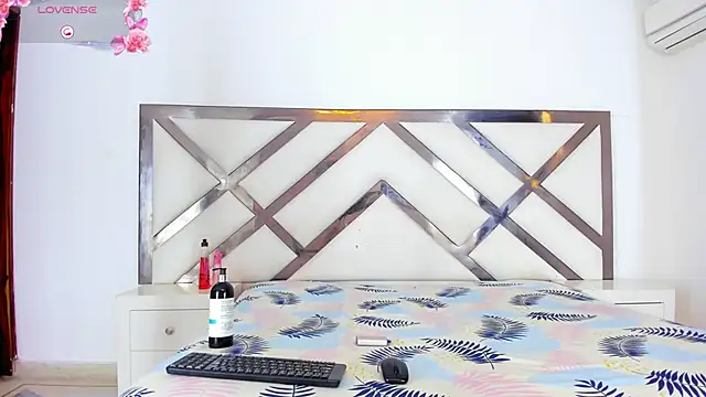 Snapshot of tifanibrown chatting on 02-17-26, 01:51 tifanibrown online show from 02-17-26, 01:51