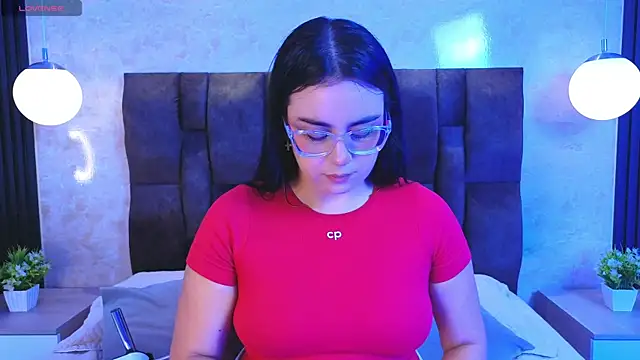 Snapshot of vicky_grey chatting on 06-27-26, 11:48 vicky grey online show from 06-27-26, 11:48
