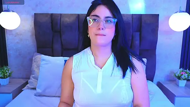 Snapshot of vicky_grey chatting on 07-09-26, 12:31 vicky grey online show from 07-09-26, 12:31