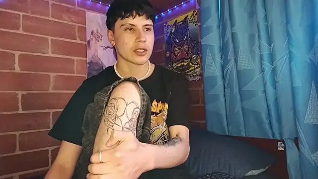 Snapshot of PaulDamico chatting on 03-21-26, 05:27 PaulDamico online show from 03-21-26, 05:27