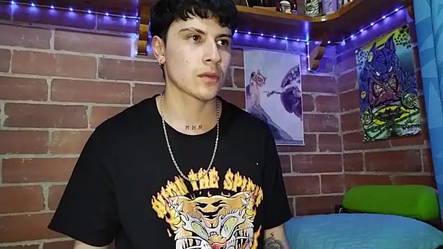 Snapshot of PaulDamico chatting on 04-04-26, 08:17 PaulDamico online show from 04-04-26, 08:17