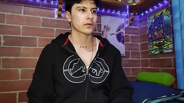 Snapshot of PaulDamico chatting on 04-07-26, 11:10 PaulDamico online show from 04-07-26, 11:10