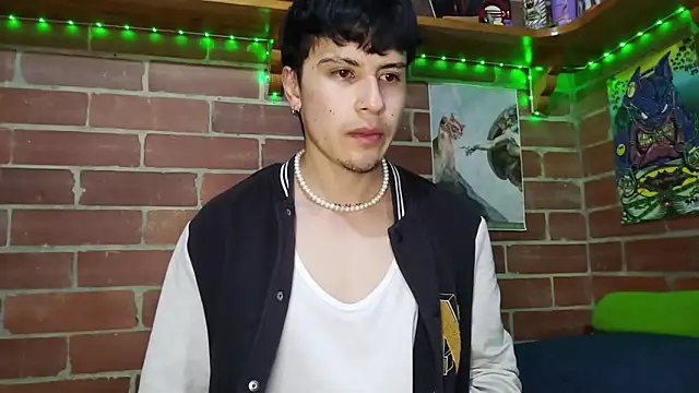 Snapshot of PaulDamico chatting on 04-15-26, 11:50 PaulDamico online show from 04-15-26, 11:50