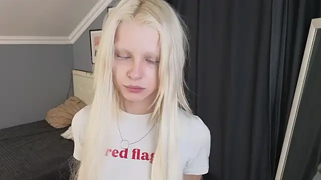 Naomi Demio online show from 03-12-26, 12:11