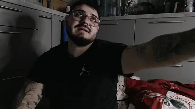 Snapshot of HiddendesireXO01 chatting on 02-24-26, 08:18 HiddendesireXO01 online show from 02-24-26, 08:18