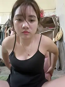 Snapshot of Pinks_cool chatting on 07-14-26, 02:23 Pinks cool online show from 07-14-26, 02:23