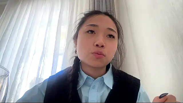 SweetMiaXO online show from 03-18-26, 04:26