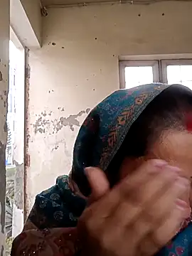 Cute-karisma1234 online show from 02-17-26, 01:46