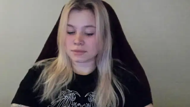 Snapshot of Lulu_Di chatting on 02-08-26, 12:58 Lulu Di online show from 02-08-26, 12:58