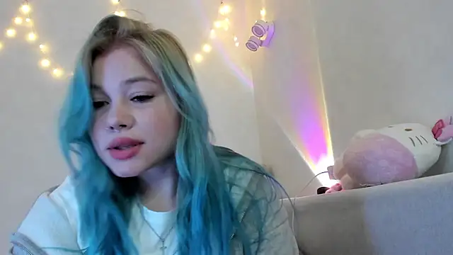 Snapshot of Lulu_Di chatting on 05-13-26, 09:11 Lulu Di online show from 05-13-26, 09:11