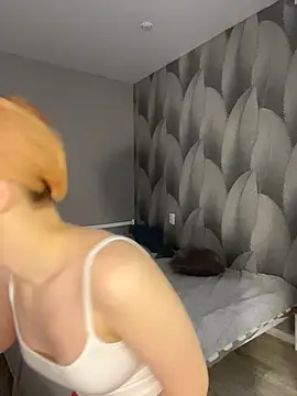 LuunaDorean online show from 02-27-26, 04:56