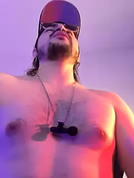 Snapshot of Derek_Vow chatting on 02-10-26, 08:13 Derek Vow online show from 02-10-26, 08:13