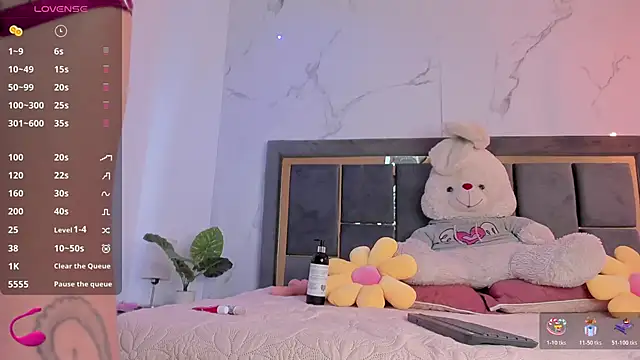 Snapshot of Doll_Luna_ chatting on 02-11-26, 03:11 Doll Luna online show from 02-11-26, 03:11