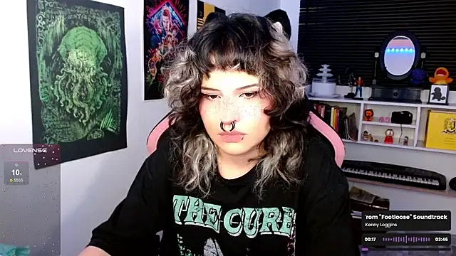 Snapshot of neena_nyx_ chatting on 05-27-26, 03:25 neena nyx online show from 05-27-26, 03:25
