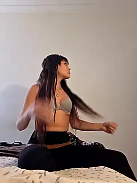 Snapshot of Beebeeyyy chatting on 02-27-26, 03:45 Beebeeyyy online show from 02-27-26, 03:45