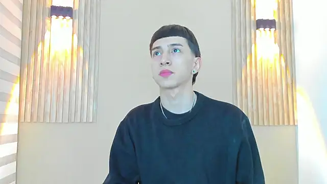 Snapshot of lian_cameron chatting on 02-19-26, 03:57 lian cameron online show from 02-19-26, 03:57