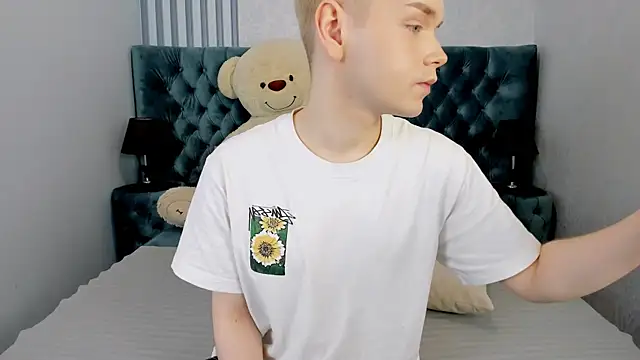 Je Salvatore online show from 03-04-26, 07:36