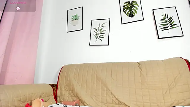 DomenicaW online show from 02-10-26, 12:31