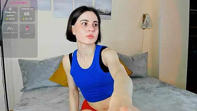 Snapshot of NightSignal chatting on 02-21-26, 01:45 NightSignal online show from 02-21-26, 01:45