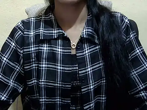 Snapshot of Khushi_v chatting on 02-12-26, 03:29 Khushi v online show from 02-12-26, 03:29