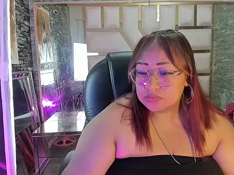 Snapshot of Shara_Oz chatting on 02-21-26, 02:45 Shara Oz online show from 02-21-26, 02:45