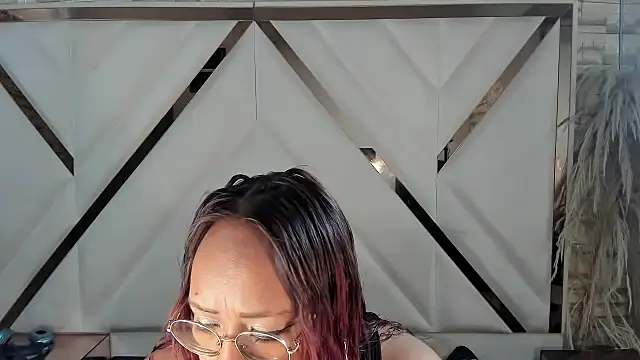 Snapshot of Shara_Oz chatting on 02-24-26, 02:31 Shara Oz online show from 02-24-26, 02:31