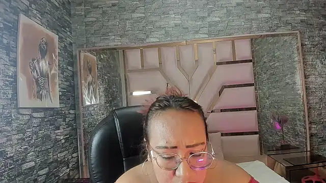 Snapshot of Shara_Oz chatting on 04-11-26, 03:00 Shara Oz online show from 04-11-26, 03:00