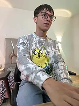 Snapshot of EVAN_TAY chatting on 02-18-26, 03:13 EVAN TAY online show from 02-18-26, 03:13